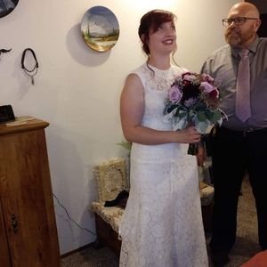 Size 8 fit and flare lace Davids Bridal wedding dress